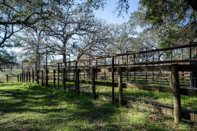 12570 FM 530, Hallettsville, TX 77964