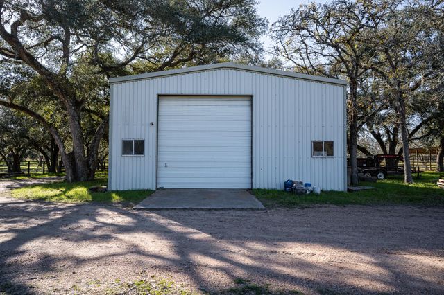 12570 FM 530, Hallettsville, TX 77964