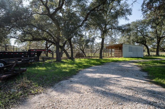 12570 FM 530, Hallettsville, TX 77964