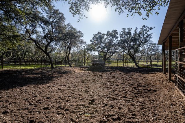 12570 FM 530, Hallettsville, TX 77964