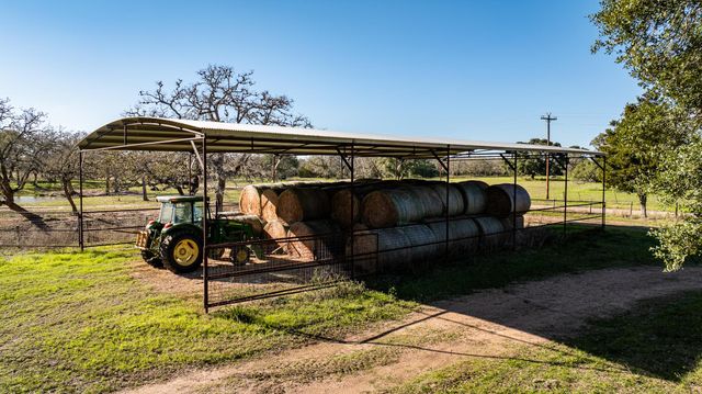 12570 FM 530, Hallettsville, TX 77964