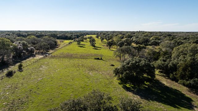 12570 FM 530, Hallettsville, TX 77964