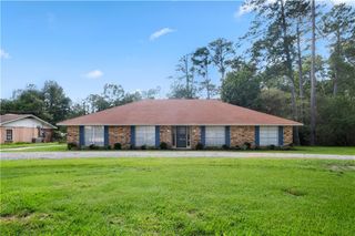 706 PEARCE Road, Pineville, LA 71360