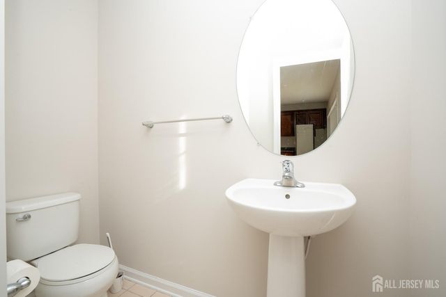 5 rafting Way, Trenton, NJ 08611