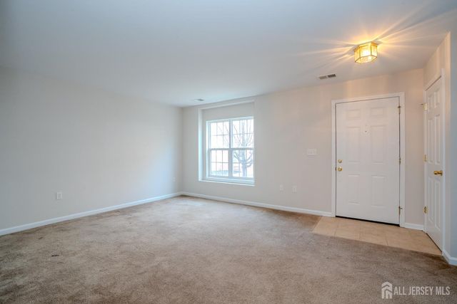 5 rafting Way, Trenton, NJ 08611