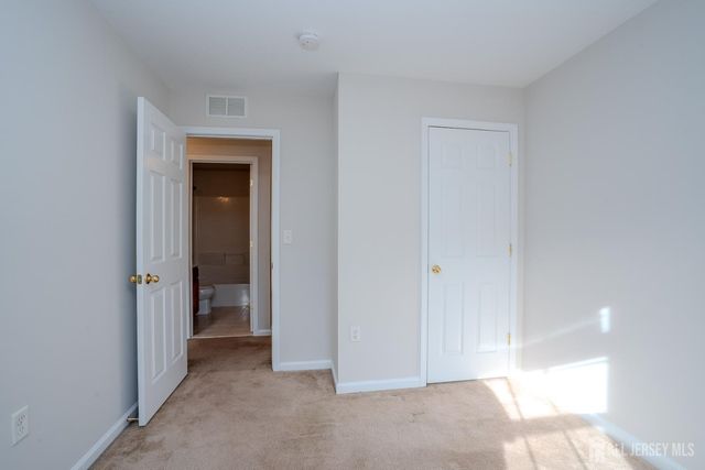 5 rafting Way, Trenton, NJ 08611