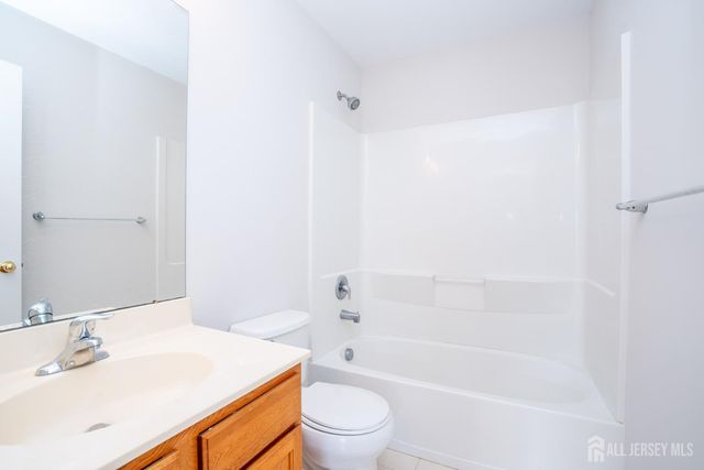 5 rafting Way, Trenton, NJ 08611