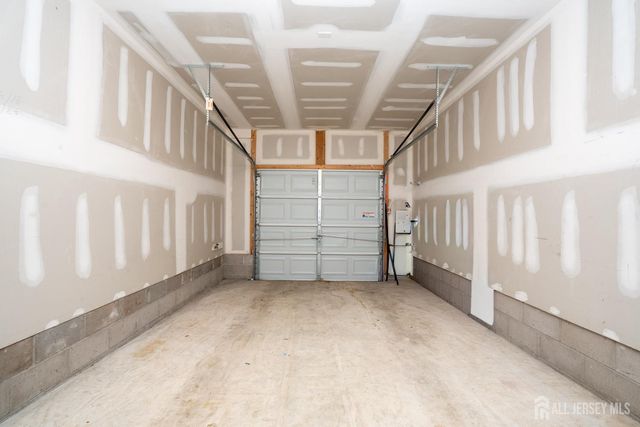 5 rafting Way, Trenton, NJ 08611