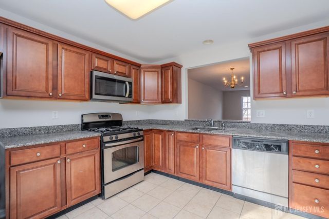 5 rafting Way, Trenton, NJ 08611