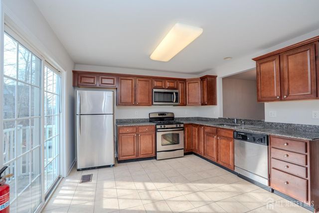 5 rafting Way, Trenton, NJ 08611