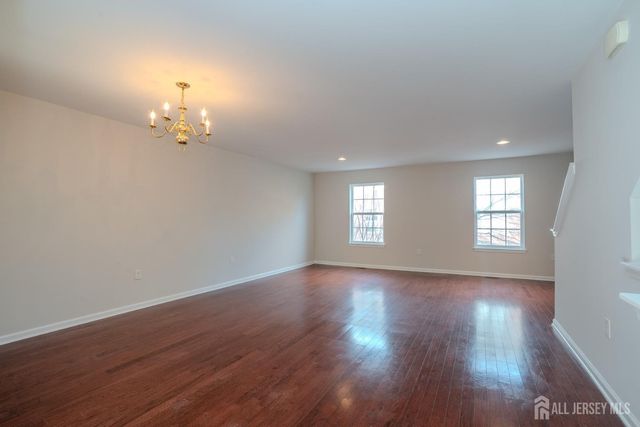 5 rafting Way, Trenton, NJ 08611