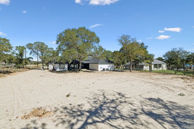 181 Timber, La Vernia, TX 78121