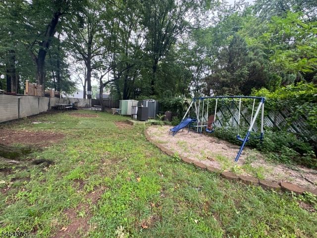 221 E 10Th Ave, Roselle Boro, NJ 07203
