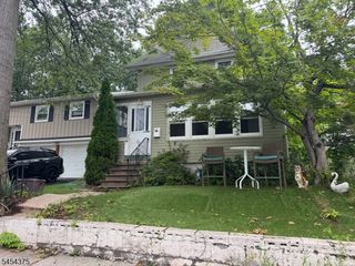 221 E 10Th Ave, Roselle Boro, NJ 07203