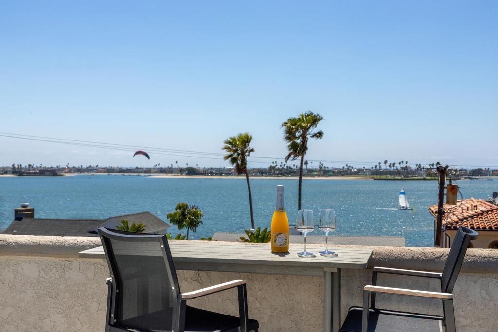3701 Riviera Dr 11, San Diego, CA 92109