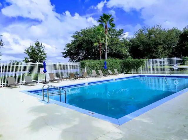 470 LAKE SHORE PARKWAY, Davenport, FL 33896