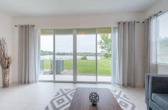 470 LAKE SHORE PARKWAY, Davenport, FL 33896