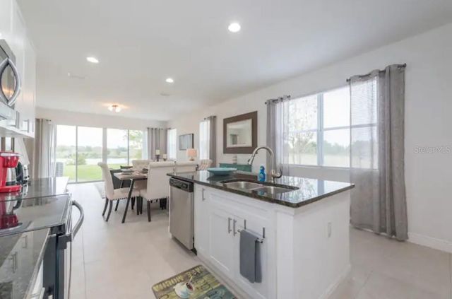 470 LAKE SHORE PARKWAY, Davenport, FL 33896