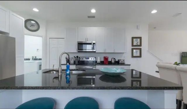 470 LAKE SHORE PARKWAY, Davenport, FL 33896