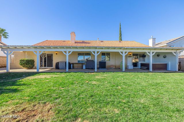 42056 Jenny Lane, Lancaster, CA 93536