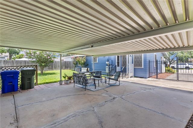 814 ROSSI DR, Corpus Christi, TX 78411