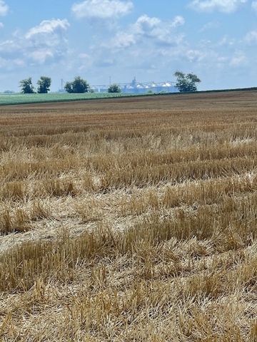 2000 County Road, Varna, IL 61375