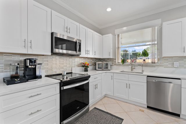 7730 Cedar Hurst Court, Lake Worth, FL 33467