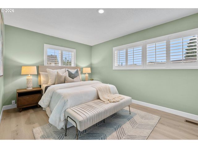 16720 Sw 124TH Ave, King City, OR 97224