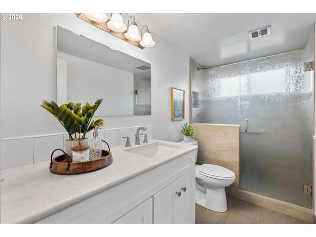 16720 Sw 124TH Ave, King City, OR 97224
