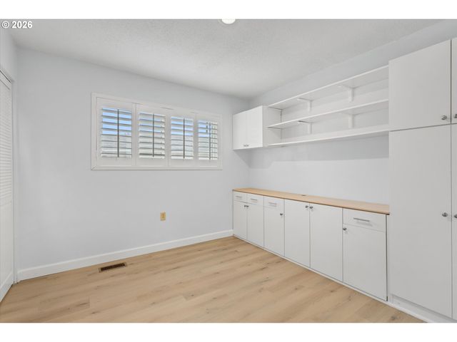 16720 Sw 124TH Ave, King City, OR 97224
