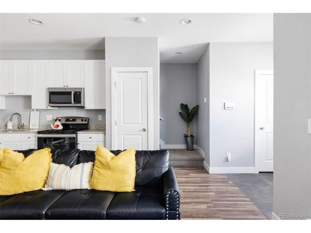 306 S 4th Ct, Deer Trail, CO 80105