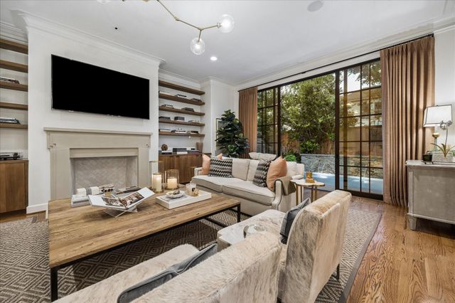 3111 Plumb Street, West University Place, TX 77005