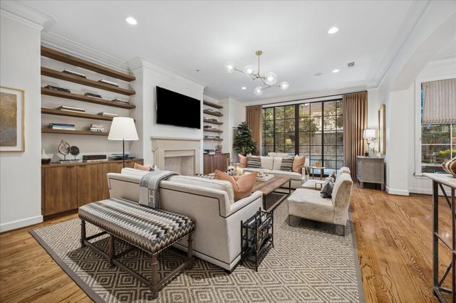 3111 Plumb Street, West University Place, TX 77005