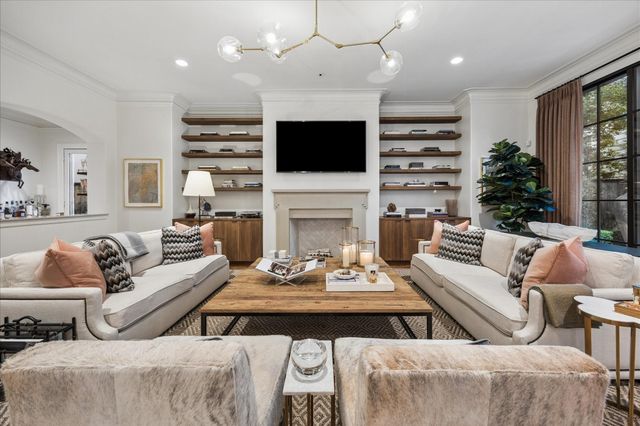 3111 Plumb Street, West University Place, TX 77005
