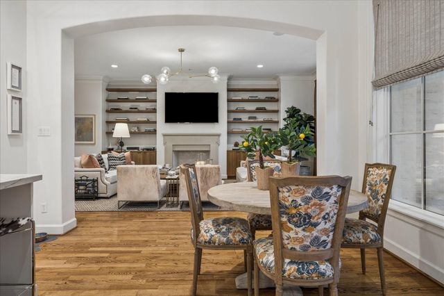3111 Plumb Street, West University Place, TX 77005