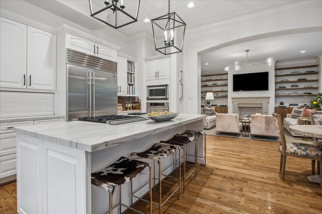 3111 Plumb Street, West University Place, TX 77005