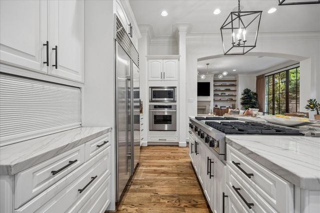 3111 Plumb Street, West University Place, TX 77005