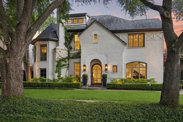 3111 Plumb Street, West University Place, TX 77005