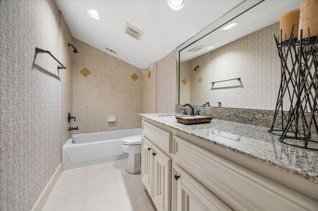 3111 Plumb Street, West University Place, TX 77005