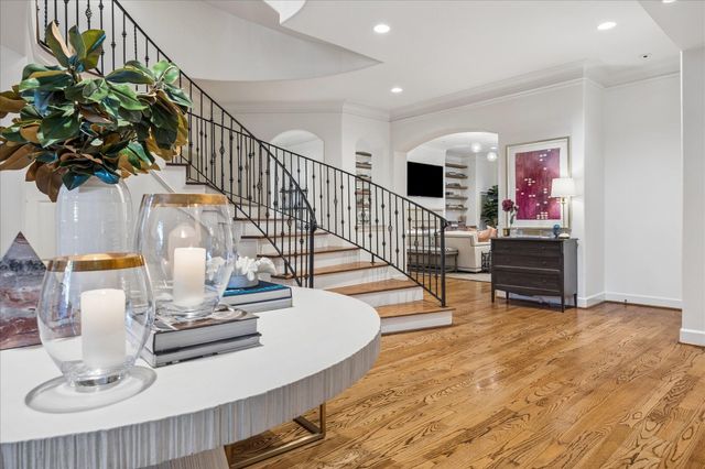3111 Plumb Street, West University Place, TX 77005