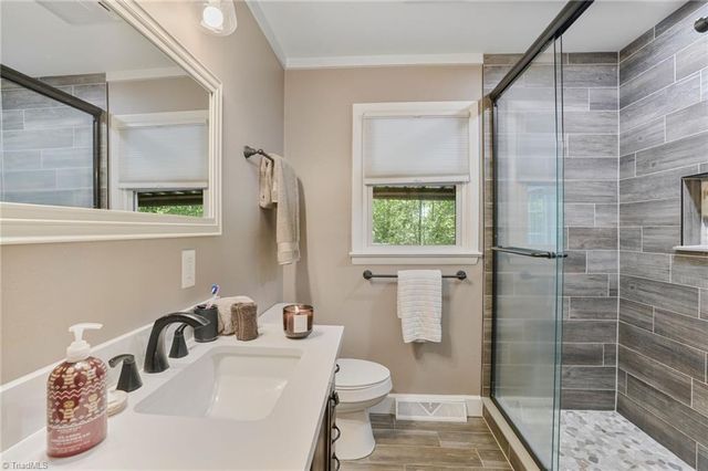 5006 Fast Lane, Greensboro, NC 27406