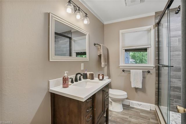 5006 Fast Lane, Greensboro, NC 27406