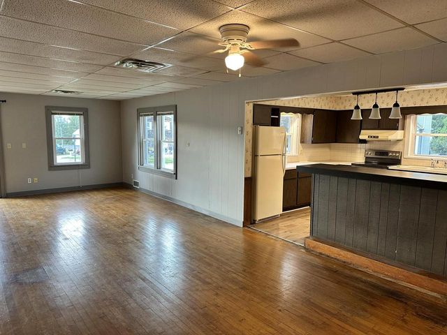 315 W GREEN BAY STREET, Bonduel, WI 54107