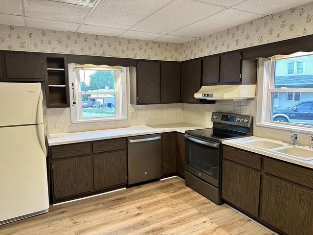 315 W GREEN BAY STREET, Bonduel, WI 54107