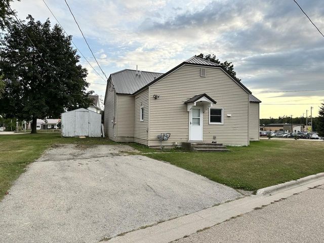 315 W GREEN BAY STREET, Bonduel, WI 54107