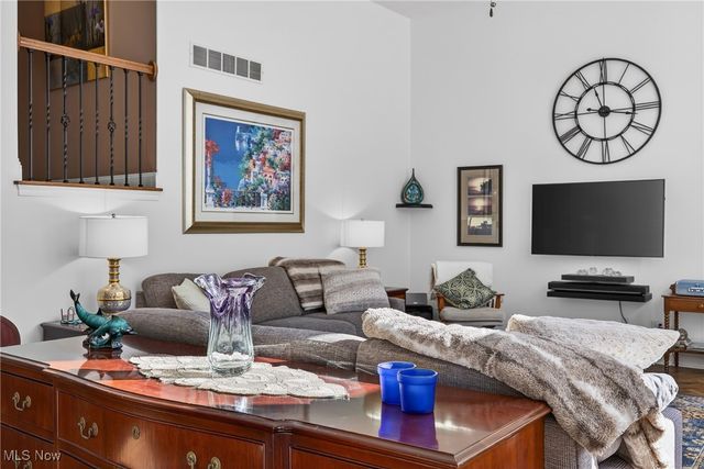 104 Bentwood Drive, Chardon, OH 44024