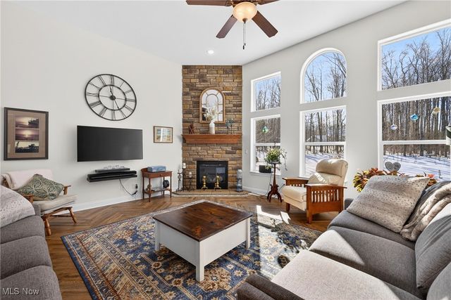 104 Bentwood Drive, Chardon, OH 44024