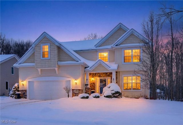 104 Bentwood Drive, Chardon, OH 44024