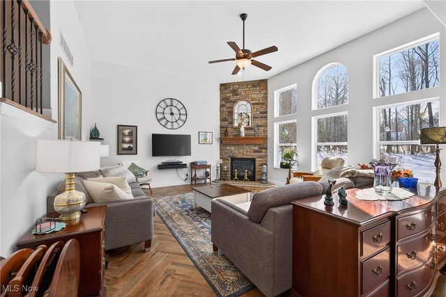 104 Bentwood Drive, Chardon, OH 44024