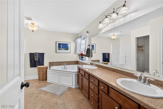 104 Bentwood Drive, Chardon, OH 44024